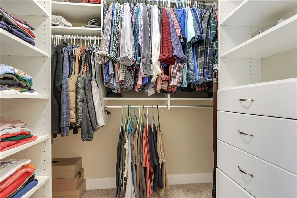 6980 Roswell Road Ne Unit E1, Sandy Springs, Georgia 30328, 2 Bedrooms Bedrooms, ,1 BathroomBathrooms,Residential,Sold,6980 Roswell Road Ne Unit E1,6628373