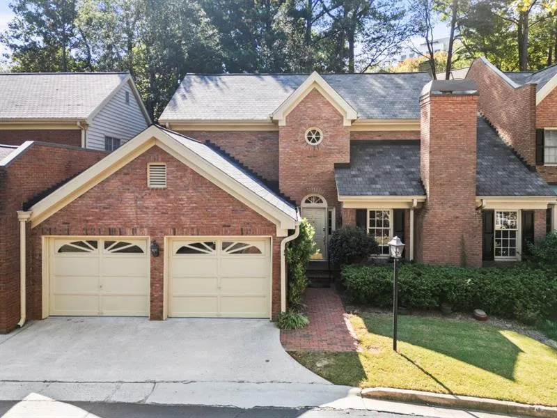 52 Ivy Chase Ne, Atlanta, Georgia 30342, 4 Bedrooms Bedrooms, ,2 BathroomsBathrooms,Residential,For Sale,52 Ivy Chase Ne,7528543