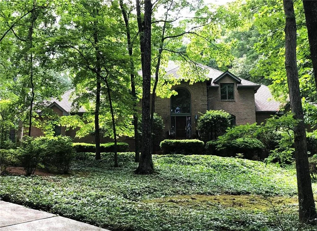 5520 Glen Errol Road, Sandy Springs, Georgia 30327, 4 Bedrooms Bedrooms, ,3 BathroomsBathrooms,Residential,Sold,5520 Glen Errol Road,6017589