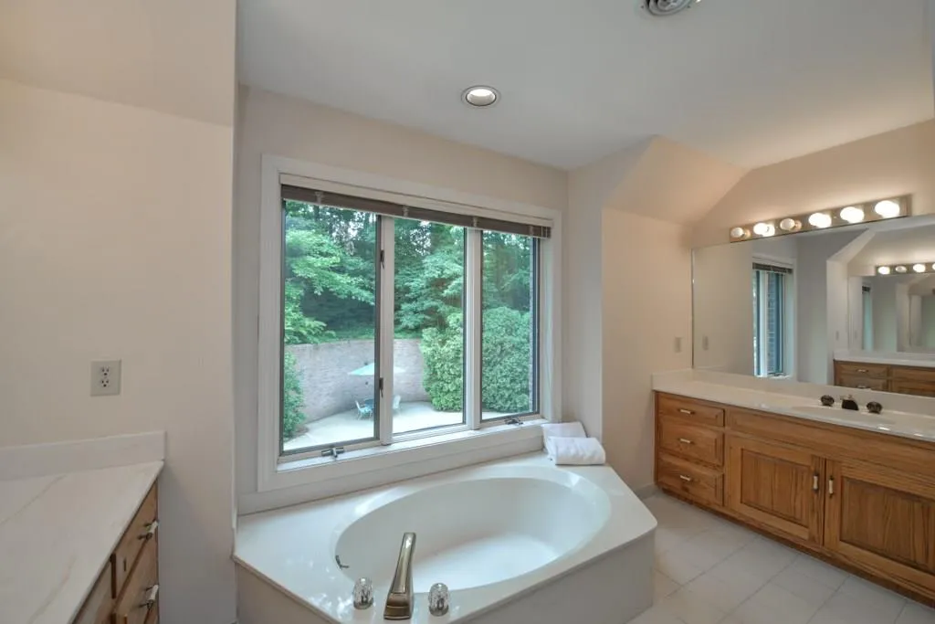 5520 Glen Errol Road, Sandy Springs, Georgia 30327, 4 Bedrooms Bedrooms, ,3 BathroomsBathrooms,Residential,Sold,5520 Glen Errol Road,6017589