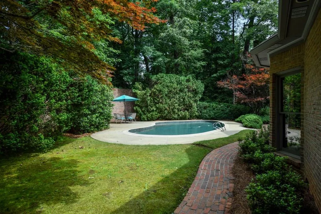 5520 Glen Errol Road, Sandy Springs, Georgia 30327, 4 Bedrooms Bedrooms, ,3 BathroomsBathrooms,Residential,Sold,5520 Glen Errol Road,6017589