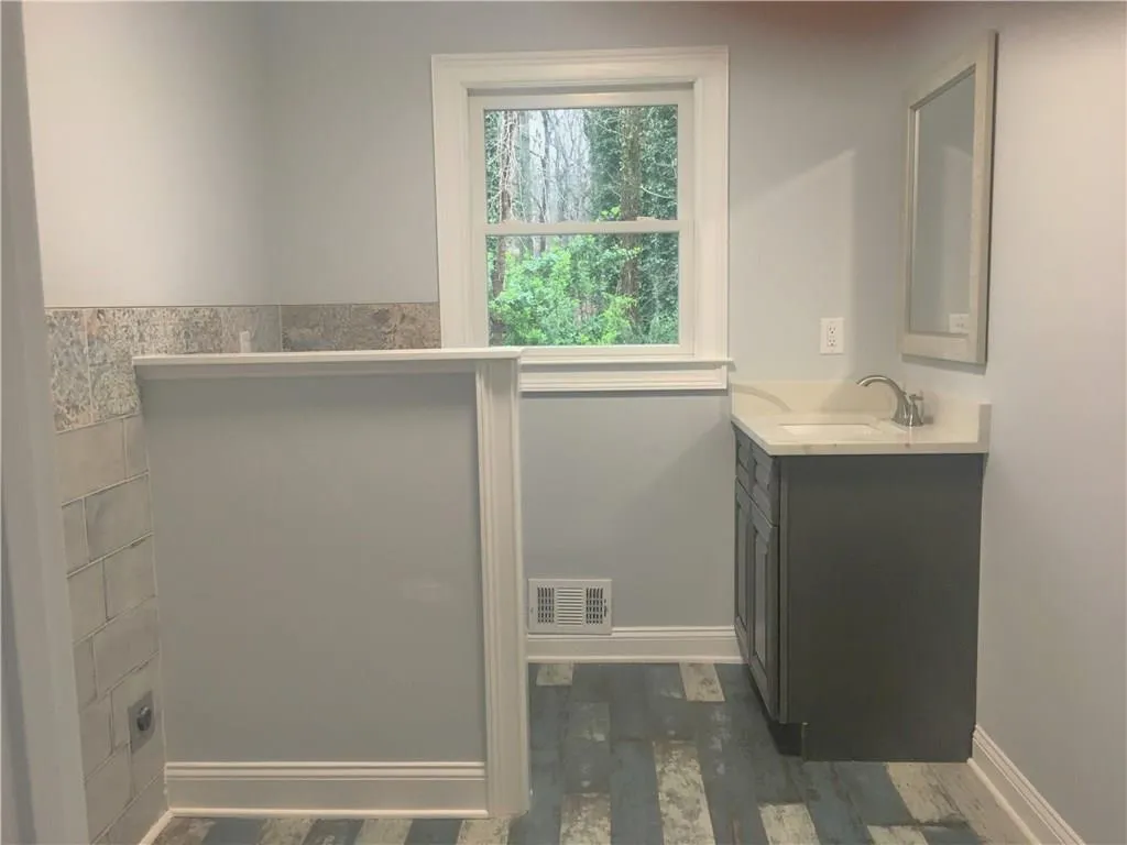 150 N Mill Road, Sandy Springs, Georgia 30328, 4 Bedrooms Bedrooms, ,3 BathroomsBathrooms,Residential,Sold,150 N Mill Road,5977954