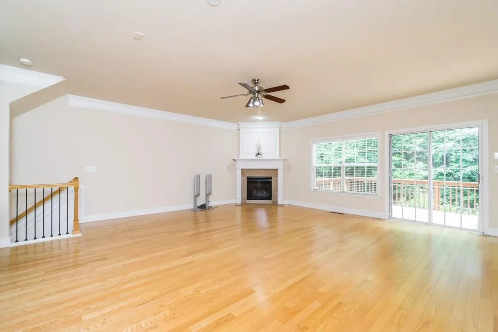 687 Coligny Court, Sandy Springs, Georgia 30350, 3 Bedrooms Bedrooms, ,3 BathroomsBathrooms,Residential,Sold,687 Coligny Court,6559596