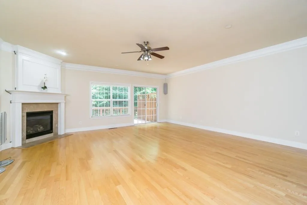 687 Coligny Court, Sandy Springs, Georgia 30350, 3 Bedrooms Bedrooms, ,3 BathroomsBathrooms,Residential,Sold,687 Coligny Court,6559596