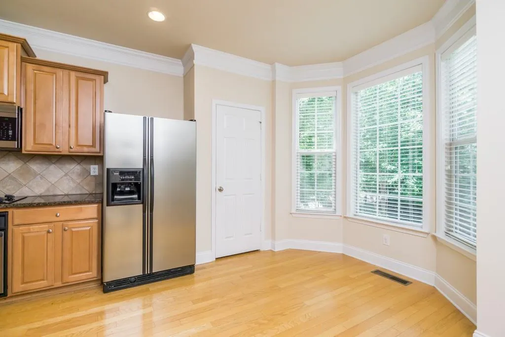 687 Coligny Court, Sandy Springs, Georgia 30350, 3 Bedrooms Bedrooms, ,3 BathroomsBathrooms,Residential,Sold,687 Coligny Court,6559596