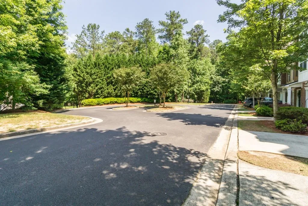 687 Coligny Court, Sandy Springs, Georgia 30350, 3 Bedrooms Bedrooms, ,3 BathroomsBathrooms,Residential,Sold,687 Coligny Court,6559596