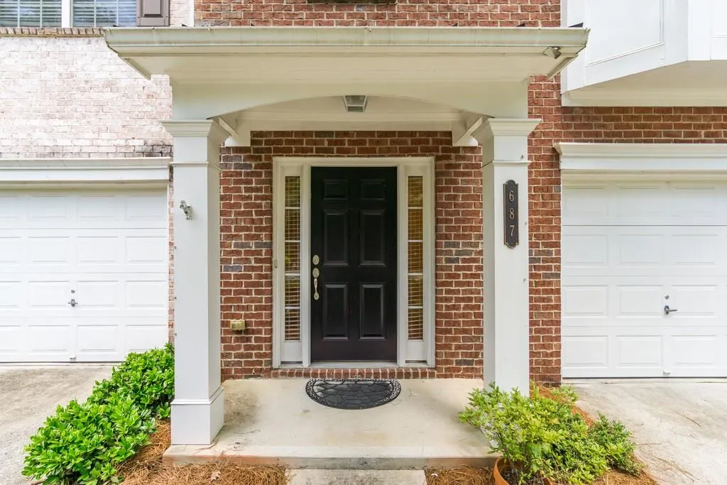 687 Coligny Court, Sandy Springs, Georgia 30350, 3 Bedrooms Bedrooms, ,3 BathroomsBathrooms,Residential,Sold,687 Coligny Court,6559596