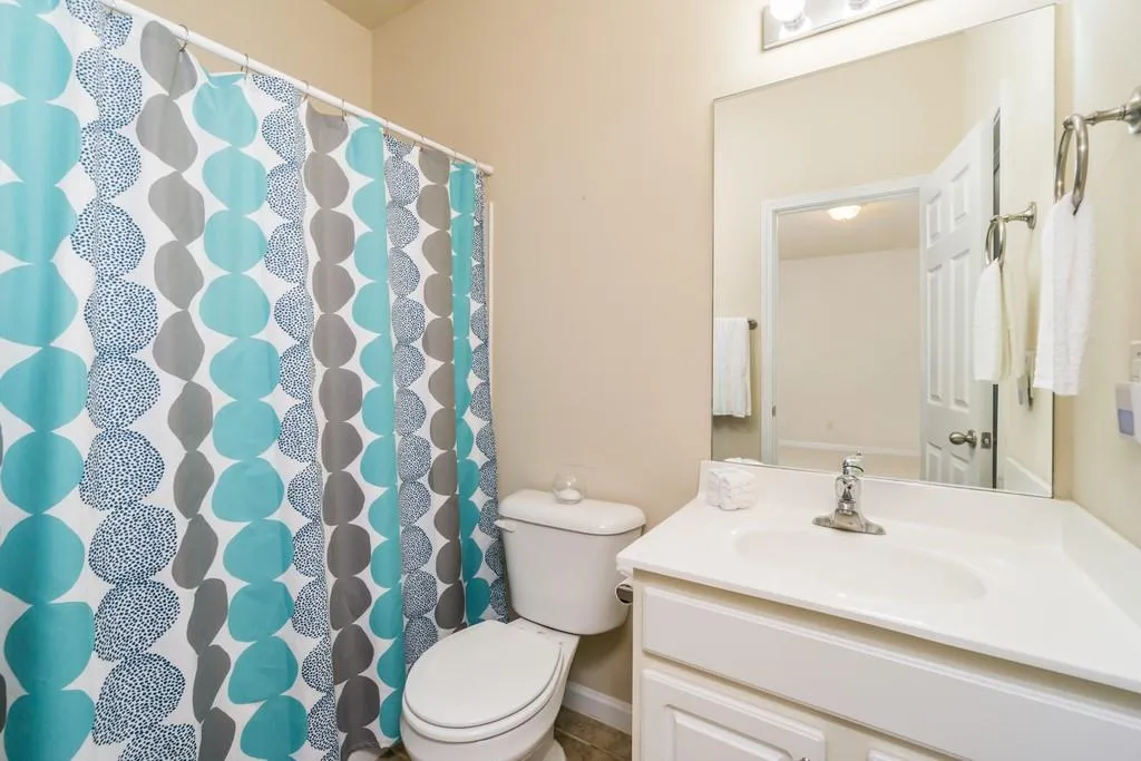 687 Coligny Court, Sandy Springs, Georgia 30350, 3 Bedrooms Bedrooms, ,3 BathroomsBathrooms,Residential,Sold,687 Coligny Court,6559596