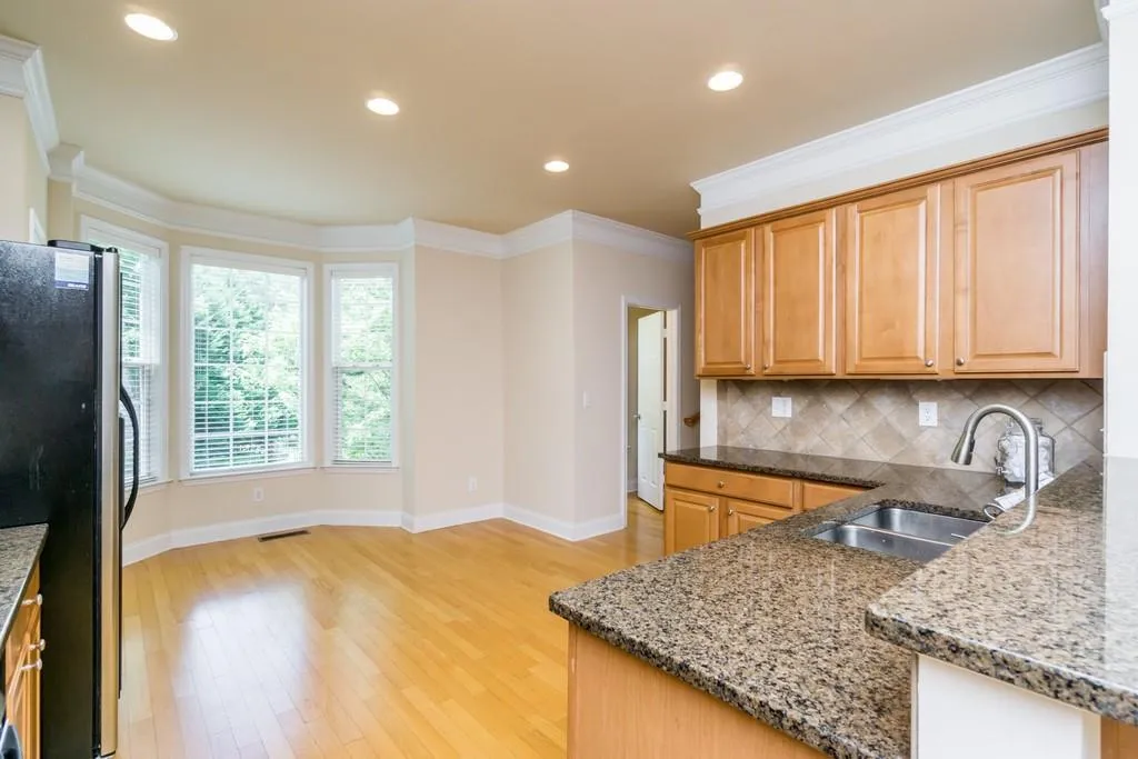 687 Coligny Court, Sandy Springs, Georgia 30350, 3 Bedrooms Bedrooms, ,3 BathroomsBathrooms,Residential,Sold,687 Coligny Court,6559596