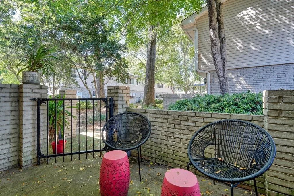 6940 Roswell Road Unit 25e, Atlanta, Georgia 30328, 1 Bedroom Bedrooms, ,1 BathroomBathrooms,Residential,Sold,6940 Roswell Road Unit 25e,7111701