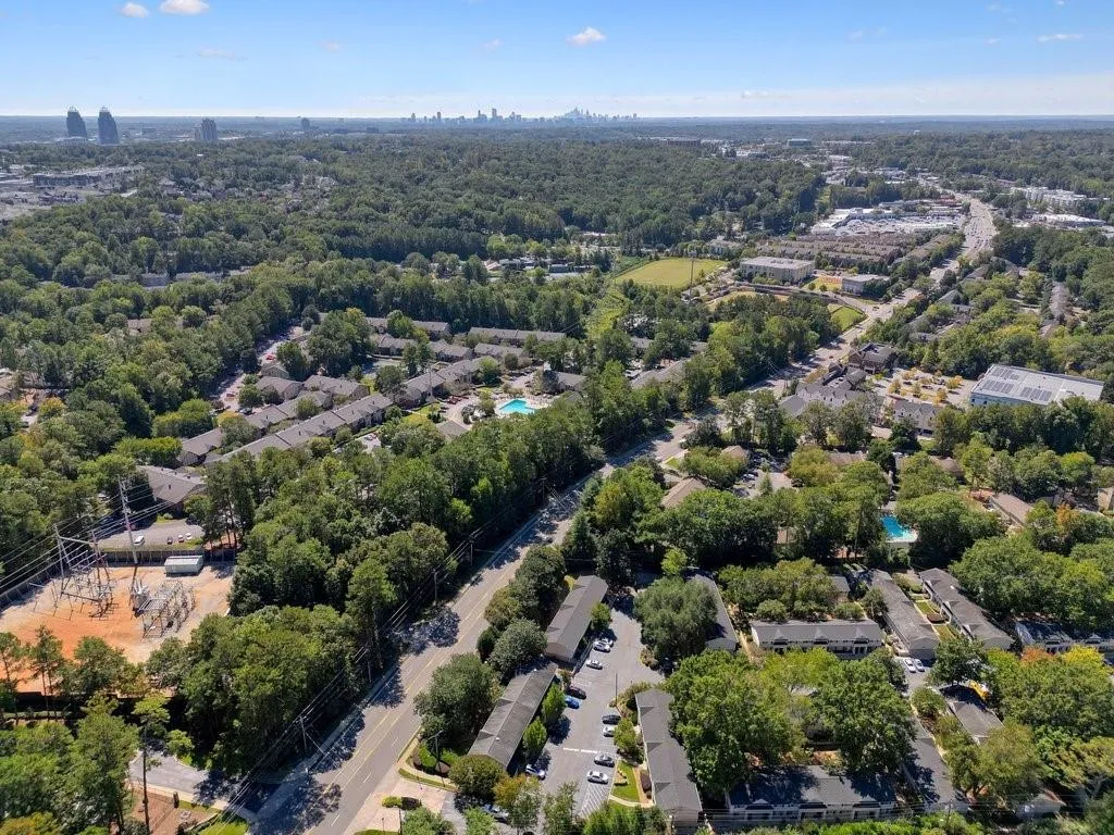 6940 Roswell Road Unit 25e, Atlanta, Georgia 30328, 1 Bedroom Bedrooms, ,1 BathroomBathrooms,Residential,Sold,6940 Roswell Road Unit 25e,7111701