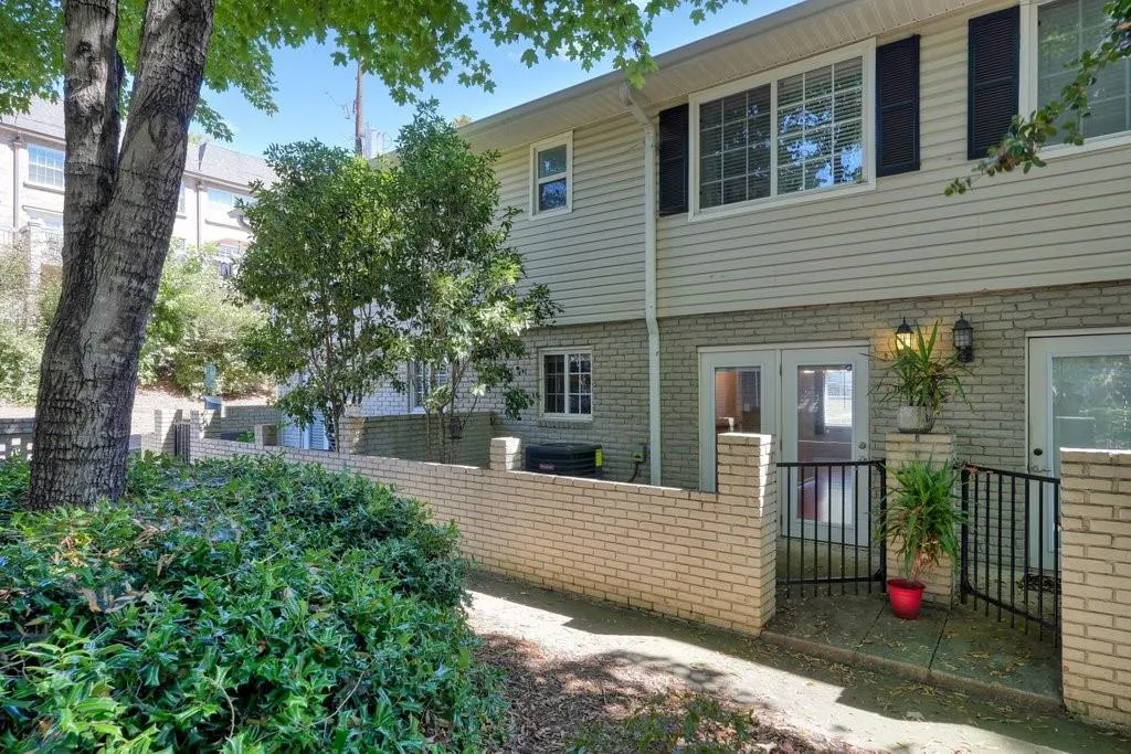 6940 Roswell Road Unit 25e, Atlanta, Georgia 30328, 1 Bedroom Bedrooms, ,1 BathroomBathrooms,Residential,Sold,6940 Roswell Road Unit 25e,7111701