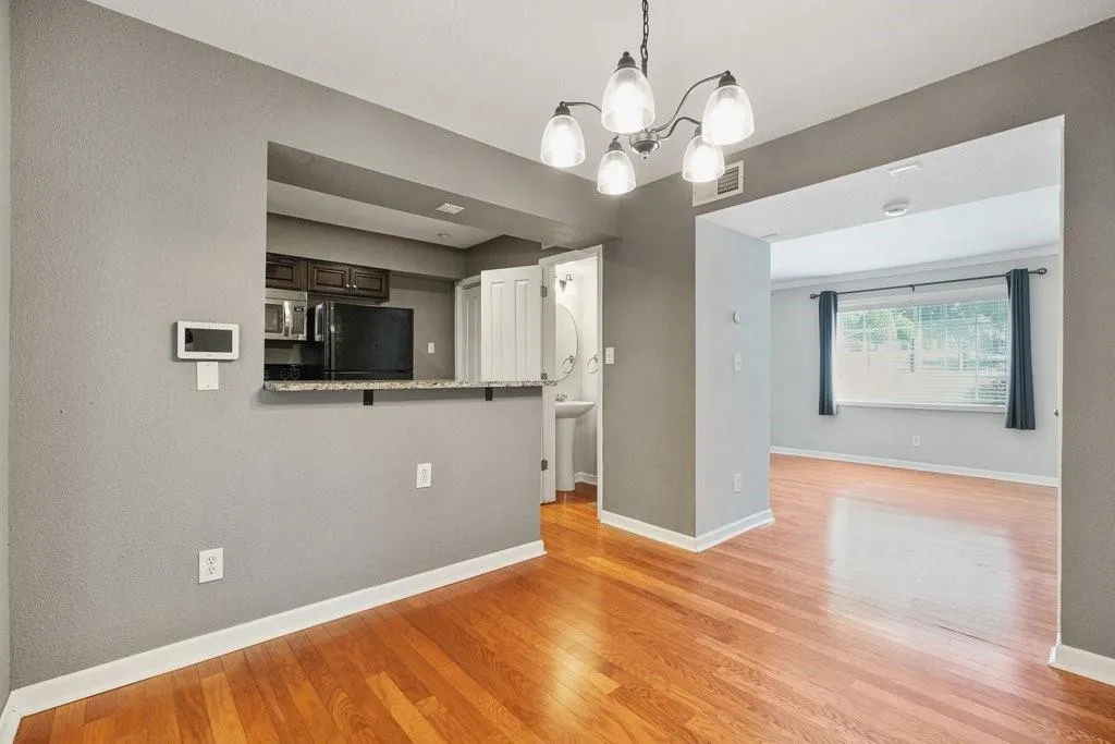 6940 Roswell Road Unit 25e, Atlanta, Georgia 30328, 1 Bedroom Bedrooms, ,1 BathroomBathrooms,Residential,Sold,6940 Roswell Road Unit 25e,7111701