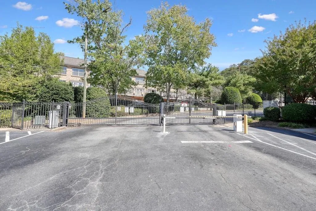 6940 Roswell Road Unit 25e, Atlanta, Georgia 30328, 1 Bedroom Bedrooms, ,1 BathroomBathrooms,Residential,Sold,6940 Roswell Road Unit 25e,7111701