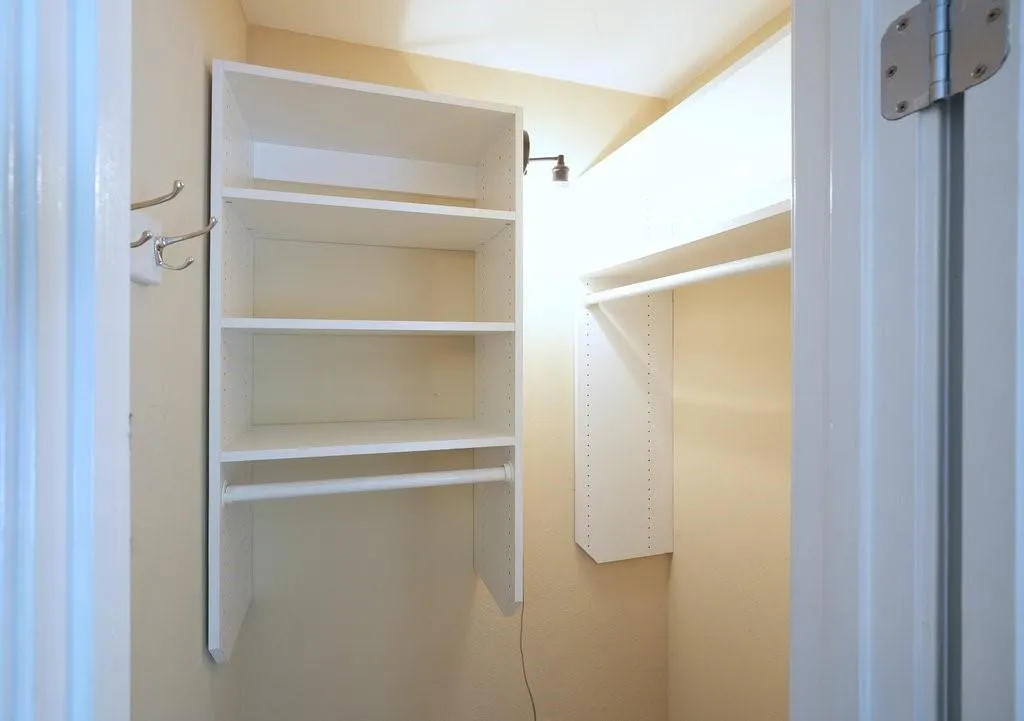 6940 Roswell Road Unit 25e, Atlanta, Georgia 30328, 1 Bedroom Bedrooms, ,1 BathroomBathrooms,Residential,Sold,6940 Roswell Road Unit 25e,7111701