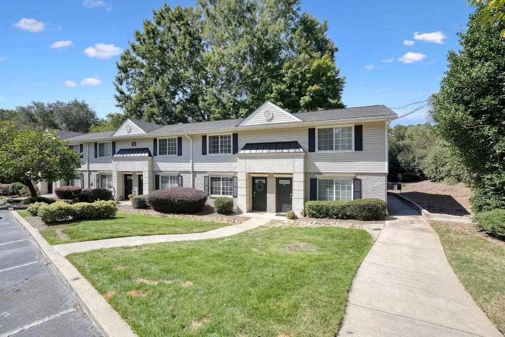 6940 Roswell Road Unit 25e, Atlanta, Georgia 30328, 1 Bedroom Bedrooms, ,1 BathroomBathrooms,Residential,Sold,6940 Roswell Road Unit 25e,7111701