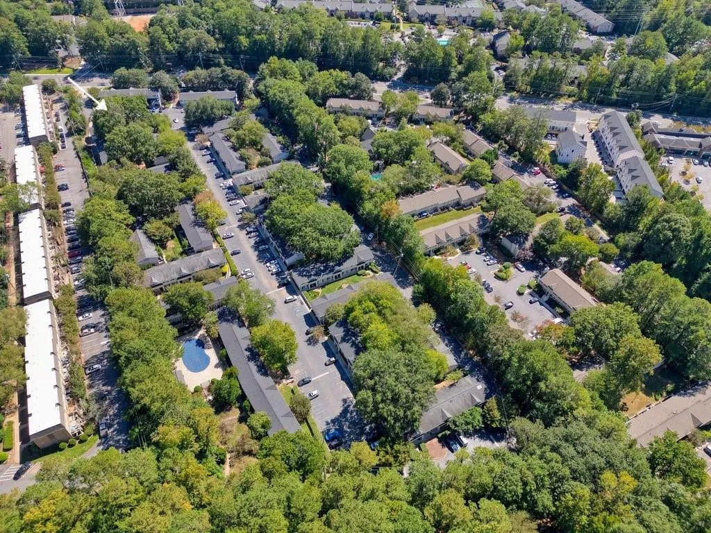 6940 Roswell Road Unit 25e, Atlanta, Georgia 30328, 1 Bedroom Bedrooms, ,1 BathroomBathrooms,Residential,Sold,6940 Roswell Road Unit 25e,7111701