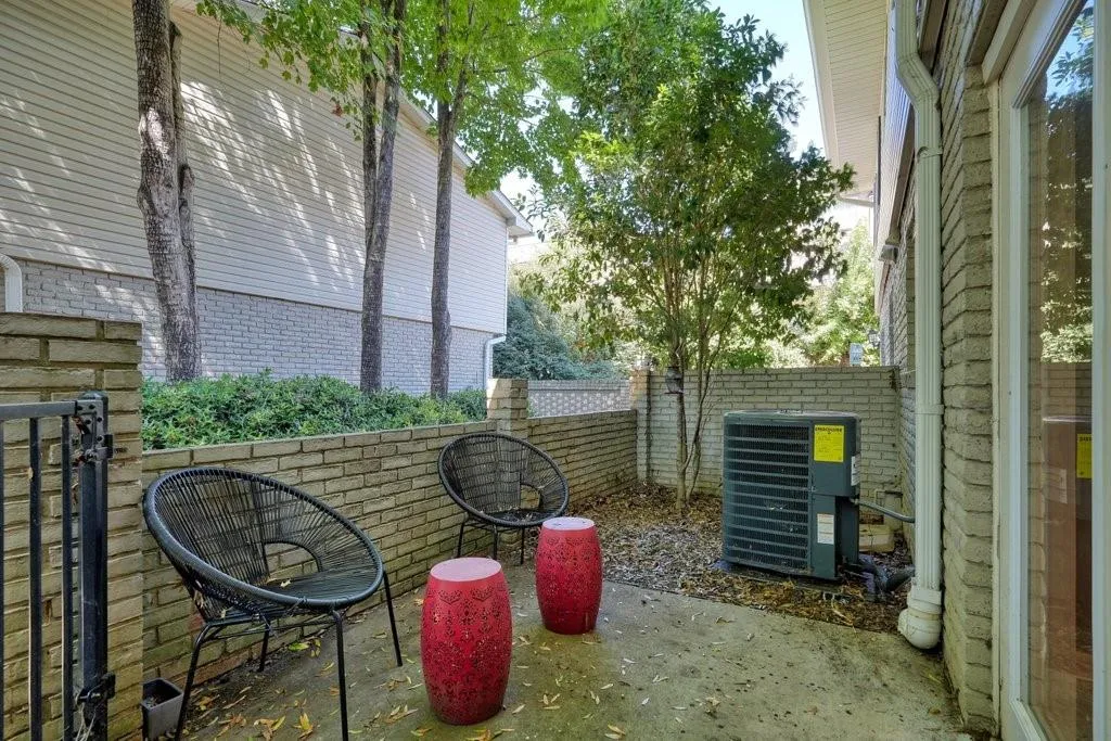 6940 Roswell Road Unit 25e, Atlanta, Georgia 30328, 1 Bedroom Bedrooms, ,1 BathroomBathrooms,Residential,Sold,6940 Roswell Road Unit 25e,7111701