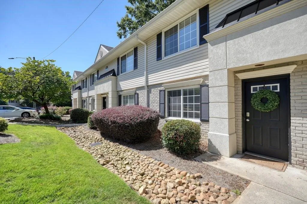 6940 Roswell Road Unit 25e, Atlanta, Georgia 30328, 1 Bedroom Bedrooms, ,1 BathroomBathrooms,Residential,Sold,6940 Roswell Road Unit 25e,7111701