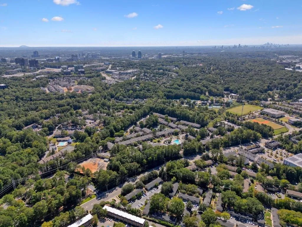 6940 Roswell Road Unit 25e, Atlanta, Georgia 30328, 1 Bedroom Bedrooms, ,1 BathroomBathrooms,Residential,Sold,6940 Roswell Road Unit 25e,7111701