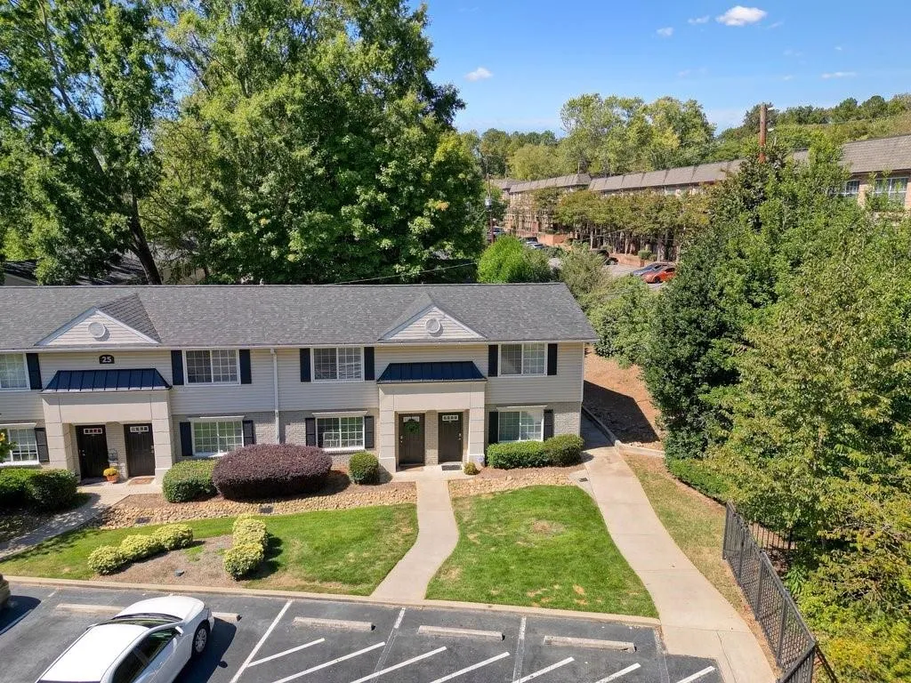 6940 Roswell Road Unit 25e, Atlanta, Georgia 30328, 1 Bedroom Bedrooms, ,1 BathroomBathrooms,Residential,Sold,6940 Roswell Road Unit 25e,7111701