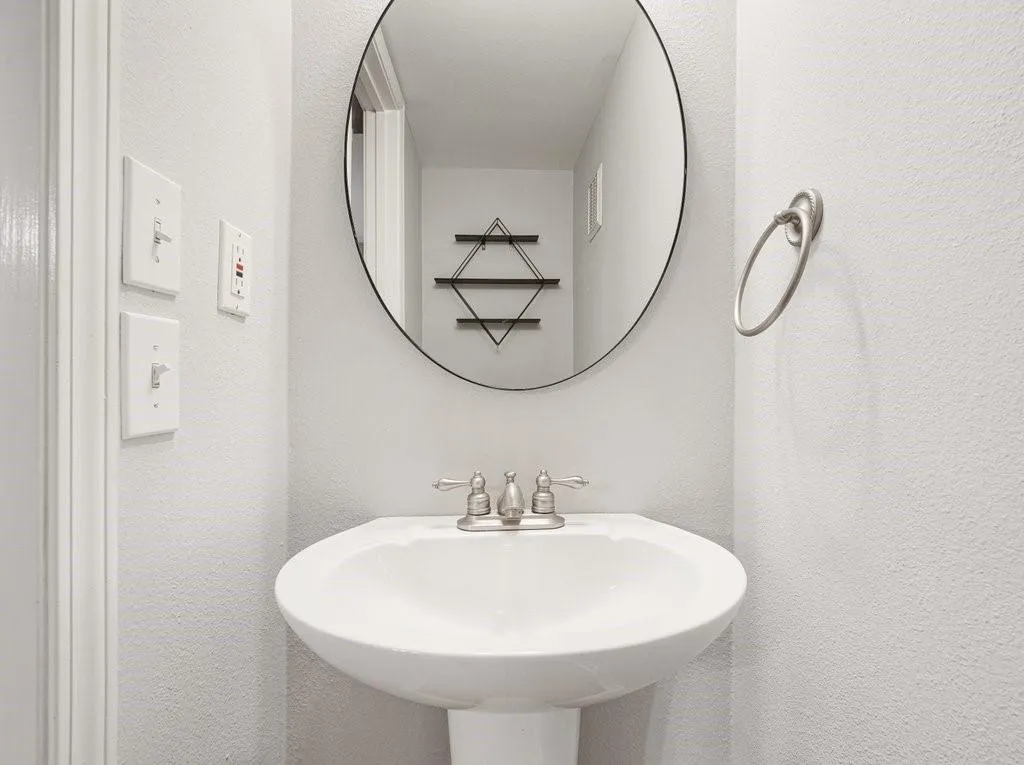 6940 Roswell Road Unit 25e, Atlanta, Georgia 30328, 1 Bedroom Bedrooms, ,1 BathroomBathrooms,Residential,Sold,6940 Roswell Road Unit 25e,7111701