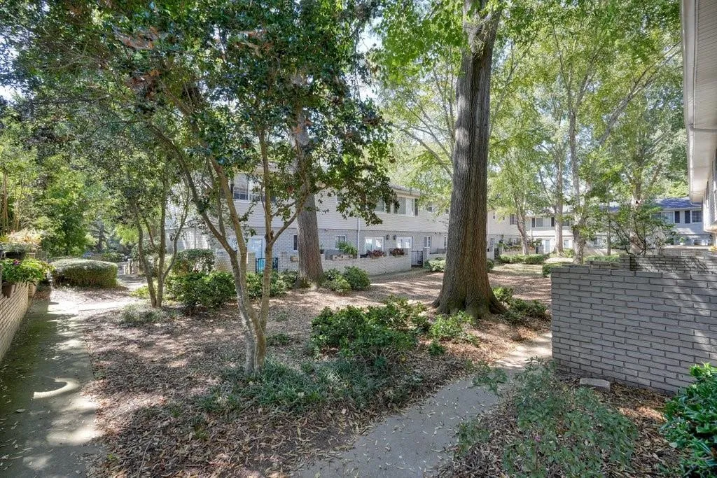 6940 Roswell Road Unit 25e, Atlanta, Georgia 30328, 1 Bedroom Bedrooms, ,1 BathroomBathrooms,Residential,Sold,6940 Roswell Road Unit 25e,7111701