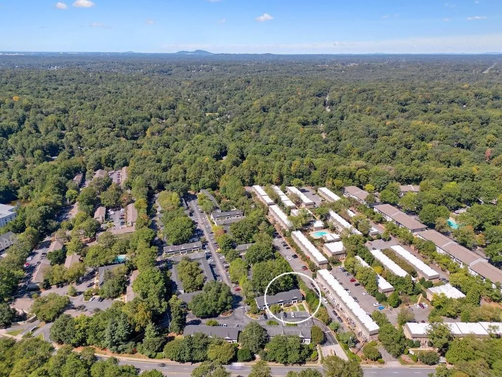 6940 Roswell Road Unit 25e, Atlanta, Georgia 30328, 1 Bedroom Bedrooms, ,1 BathroomBathrooms,Residential,Sold,6940 Roswell Road Unit 25e,7111701