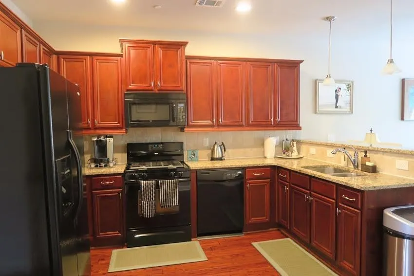 7215 Highland Bluff, Sandy Springs, Georgia 30328, 3 Bedrooms Bedrooms, ,3 BathroomsBathrooms,Residential,Sold,7215 Highland Bluff,5832121