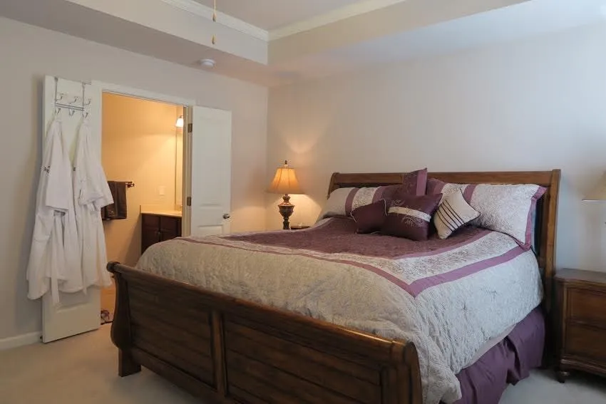 7215 Highland Bluff, Sandy Springs, Georgia 30328, 3 Bedrooms Bedrooms, ,3 BathroomsBathrooms,Residential,Sold,7215 Highland Bluff,5832121