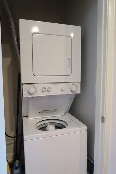 7215 Highland Bluff, Sandy Springs, Georgia 30328, 3 Bedrooms Bedrooms, ,3 BathroomsBathrooms,Residential,Sold,7215 Highland Bluff,5832121