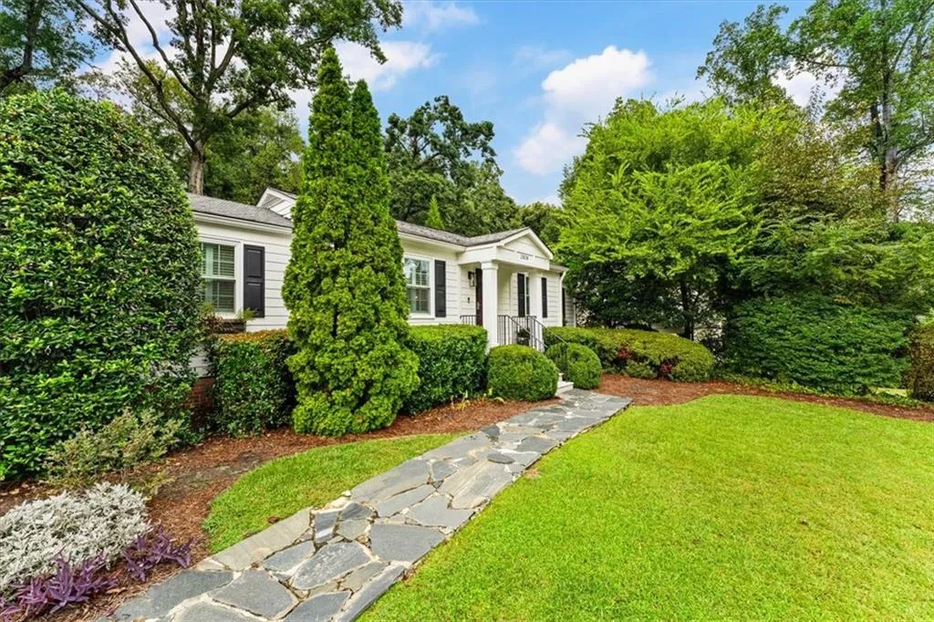 2838 N Thompson Road Ne, Atlanta, Georgia 30319, 3 Bedrooms Bedrooms, 0 ,2 BathroomsBathrooms,Residential,For Sale,2838 N Thompson Road Ne,7849968