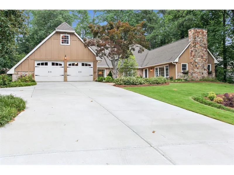 200 Old College Way, Sandy Springs, Georgia 30328, 5 Bedrooms Bedrooms, ,3 BathroomsBathrooms,Residential,Sold,200 Old College Way,5868261