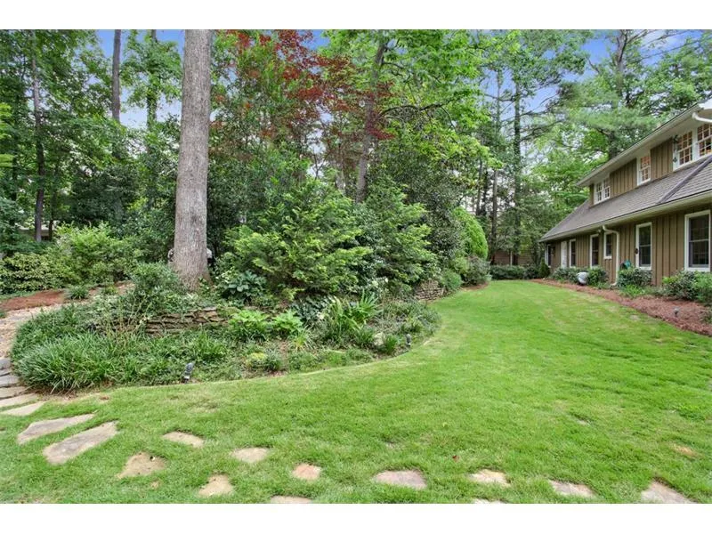 200 Old College Way, Sandy Springs, Georgia 30328, 5 Bedrooms Bedrooms, ,3 BathroomsBathrooms,Residential,Sold,200 Old College Way,5868261
