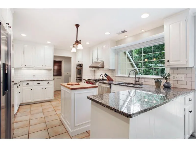 200 Old College Way, Sandy Springs, Georgia 30328, 5 Bedrooms Bedrooms, ,3 BathroomsBathrooms,Residential,Sold,200 Old College Way,5868261