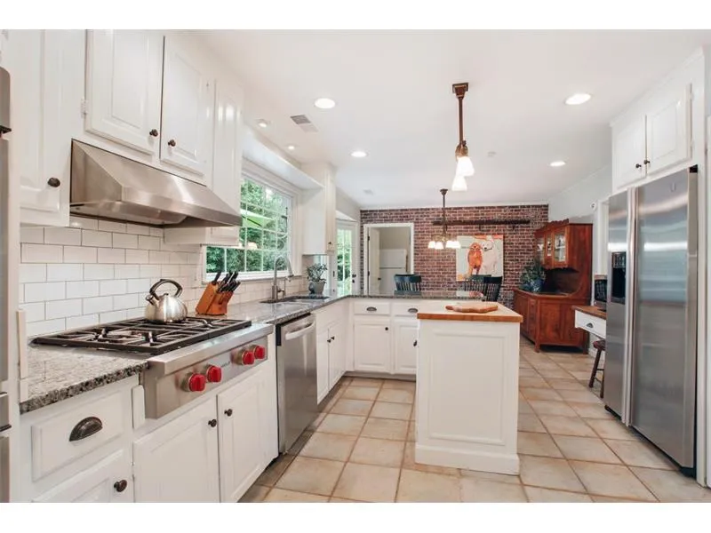200 Old College Way, Sandy Springs, Georgia 30328, 5 Bedrooms Bedrooms, ,3 BathroomsBathrooms,Residential,Sold,200 Old College Way,5868261