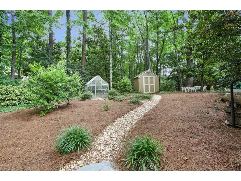 200 Old College Way, Sandy Springs, Georgia 30328, 5 Bedrooms Bedrooms, ,3 BathroomsBathrooms,Residential,Sold,200 Old College Way,5868261