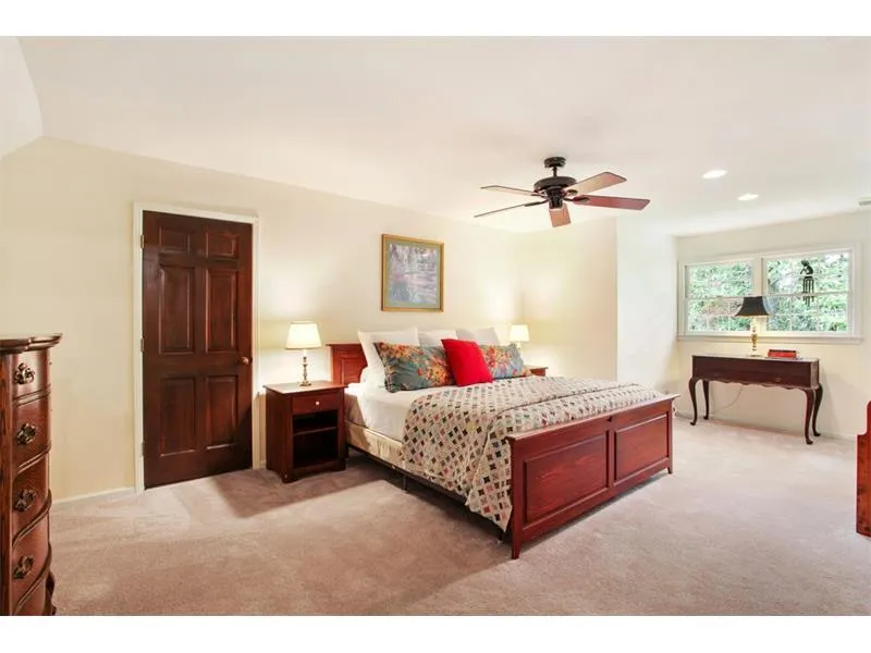 200 Old College Way, Sandy Springs, Georgia 30328, 5 Bedrooms Bedrooms, ,3 BathroomsBathrooms,Residential,Sold,200 Old College Way,5868261