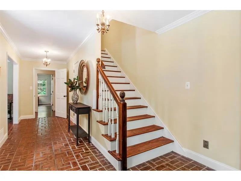 200 Old College Way, Sandy Springs, Georgia 30328, 5 Bedrooms Bedrooms, ,3 BathroomsBathrooms,Residential,Sold,200 Old College Way,5868261