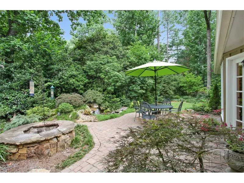 200 Old College Way, Sandy Springs, Georgia 30328, 5 Bedrooms Bedrooms, ,3 BathroomsBathrooms,Residential,Sold,200 Old College Way,5868261