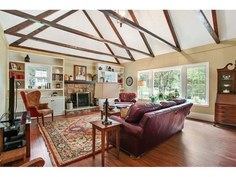 200 Old College Way, Sandy Springs, Georgia 30328, 5 Bedrooms Bedrooms, ,3 BathroomsBathrooms,Residential,Sold,200 Old College Way,5868261