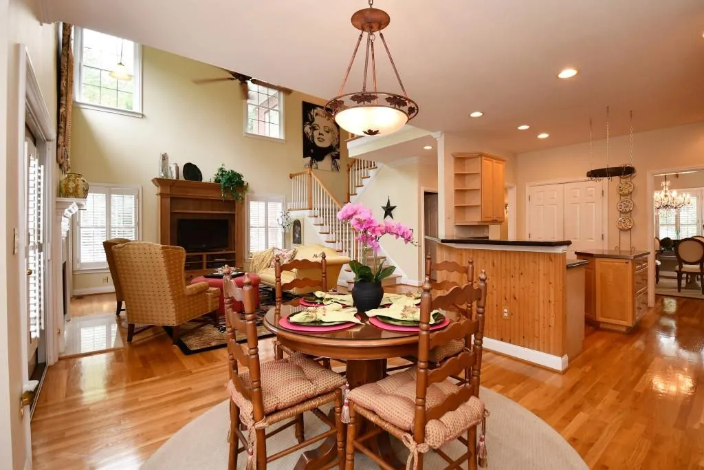 117 Brickstone Drive, Sandy Springs, Georgia 30339, 4 Bedrooms Bedrooms, ,3 BathroomsBathrooms,Residential,Sold,117 Brickstone Drive,5902351
