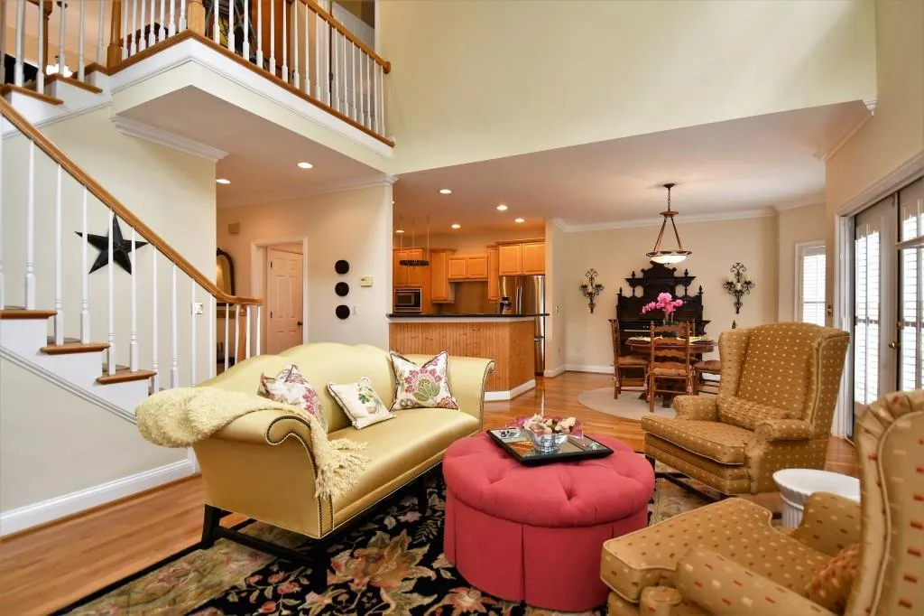 117 Brickstone Drive, Sandy Springs, Georgia 30339, 4 Bedrooms Bedrooms, ,3 BathroomsBathrooms,Residential,Sold,117 Brickstone Drive,5902351
