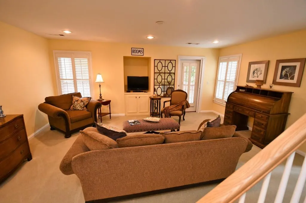 117 Brickstone Drive, Sandy Springs, Georgia 30339, 4 Bedrooms Bedrooms, ,3 BathroomsBathrooms,Residential,Sold,117 Brickstone Drive,5902351