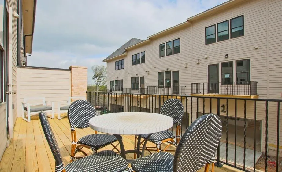 6801 Crescendo Court Unit 244, Sandy Springs, Georgia 30328, 3 Bedrooms Bedrooms, ,4 BathroomsBathrooms,Residential,Sold,6801 Crescendo Court Unit 244,6674474