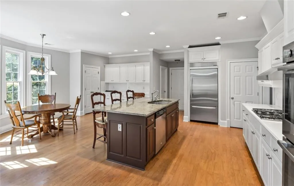 730 Hunting View Point, Atlanta, Georgia 30328, 4 Bedrooms Bedrooms, ,3 BathroomsBathrooms,Residential,Sold,730 Hunting View Point,6900036