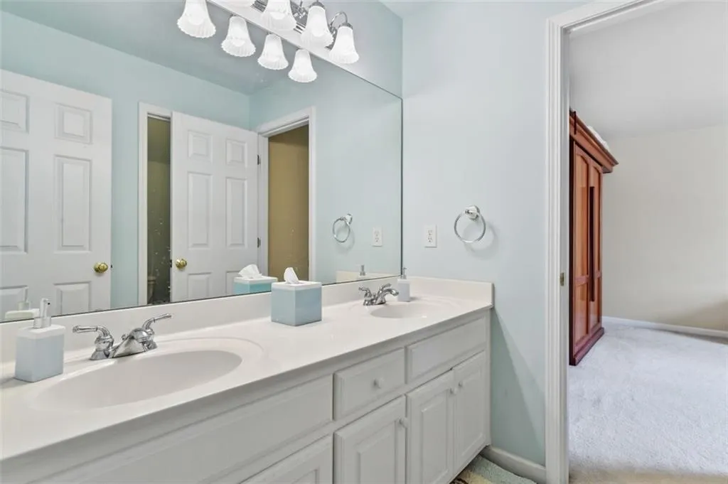 730 Hunting View Point, Atlanta, Georgia 30328, 4 Bedrooms Bedrooms, ,3 BathroomsBathrooms,Residential,Sold,730 Hunting View Point,6900036