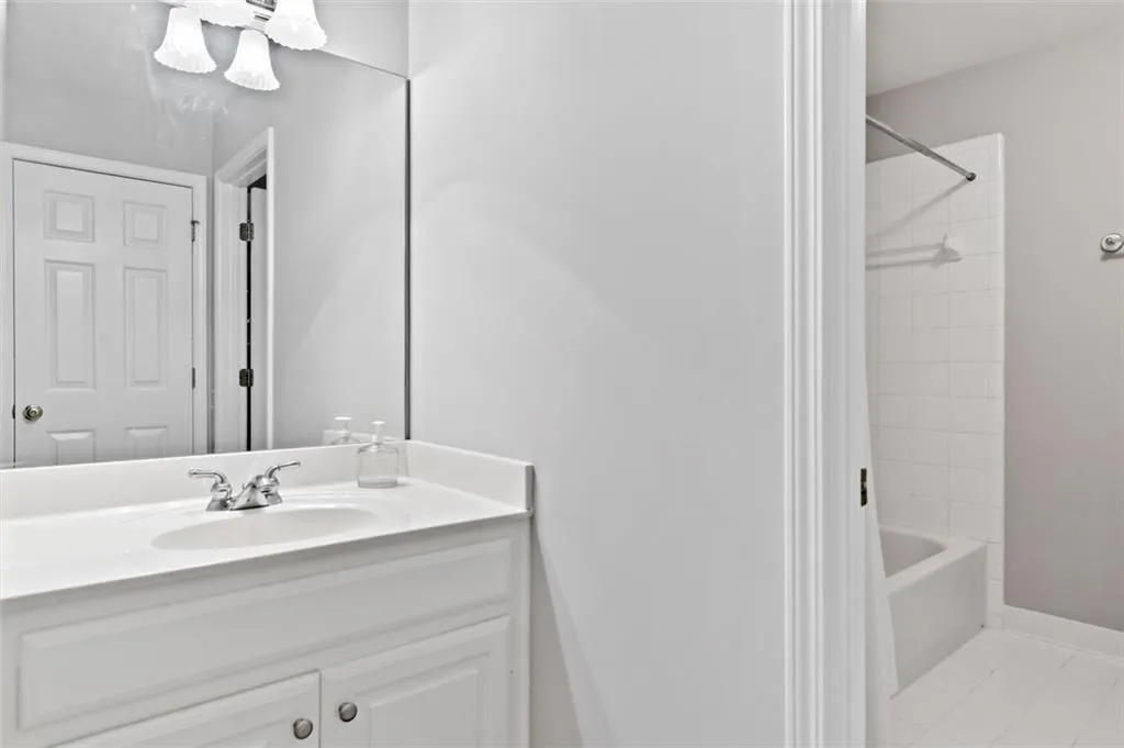 730 Hunting View Point, Atlanta, Georgia 30328, 4 Bedrooms Bedrooms, ,3 BathroomsBathrooms,Residential,Sold,730 Hunting View Point,6900036