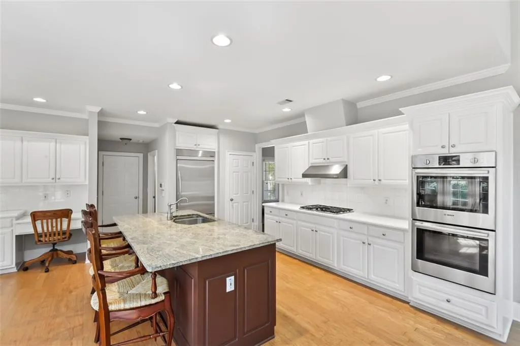 730 Hunting View Point, Atlanta, Georgia 30328, 4 Bedrooms Bedrooms, ,3 BathroomsBathrooms,Residential,Sold,730 Hunting View Point,6900036