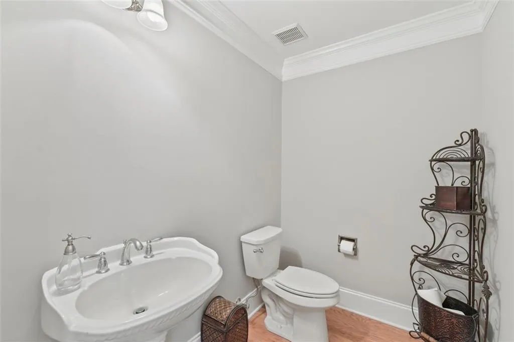 730 Hunting View Point, Atlanta, Georgia 30328, 4 Bedrooms Bedrooms, ,3 BathroomsBathrooms,Residential,Sold,730 Hunting View Point,6900036